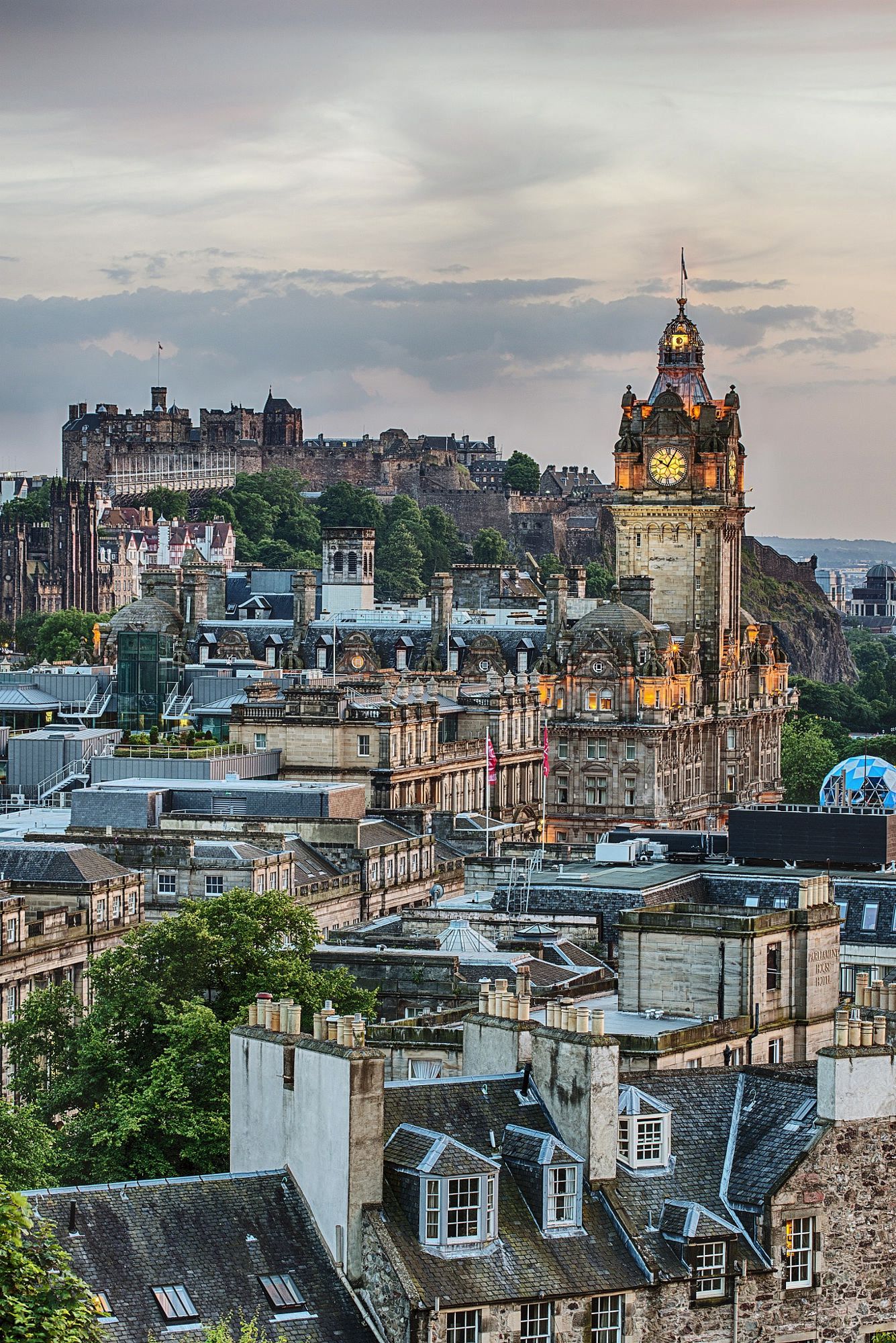 10 Pretty Towns And Cities You Must Visit in Scotland - Hand Luggage