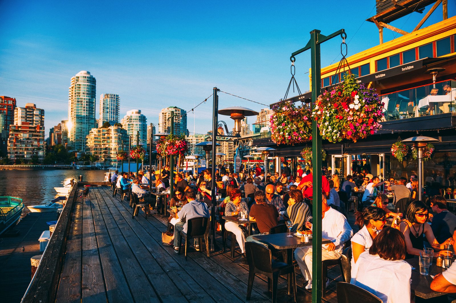 14 Fantastic Places You Have To Visit In Vancouver, Canada - Hand