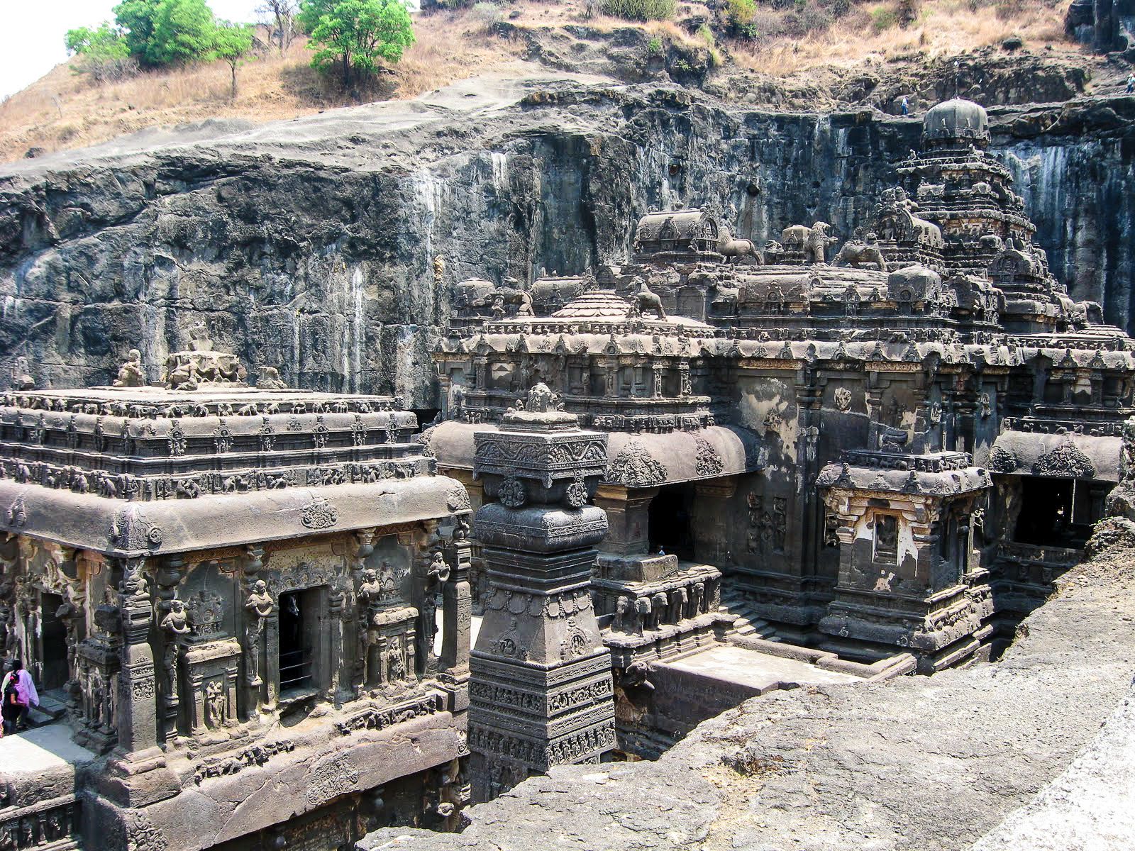 27 Amazing Ancient Ruins Around The World That You Need To See Hand   Ellora India S 