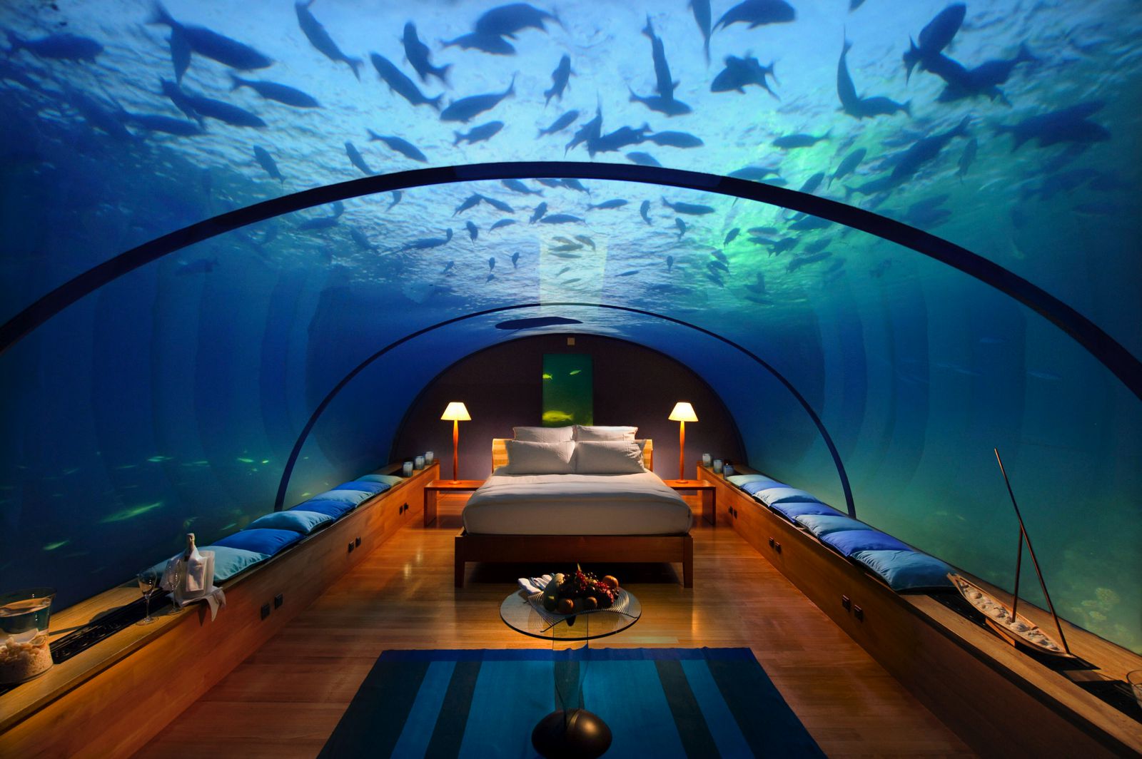 4 Amazing Underwater Hotels You Need To Stay In Hand