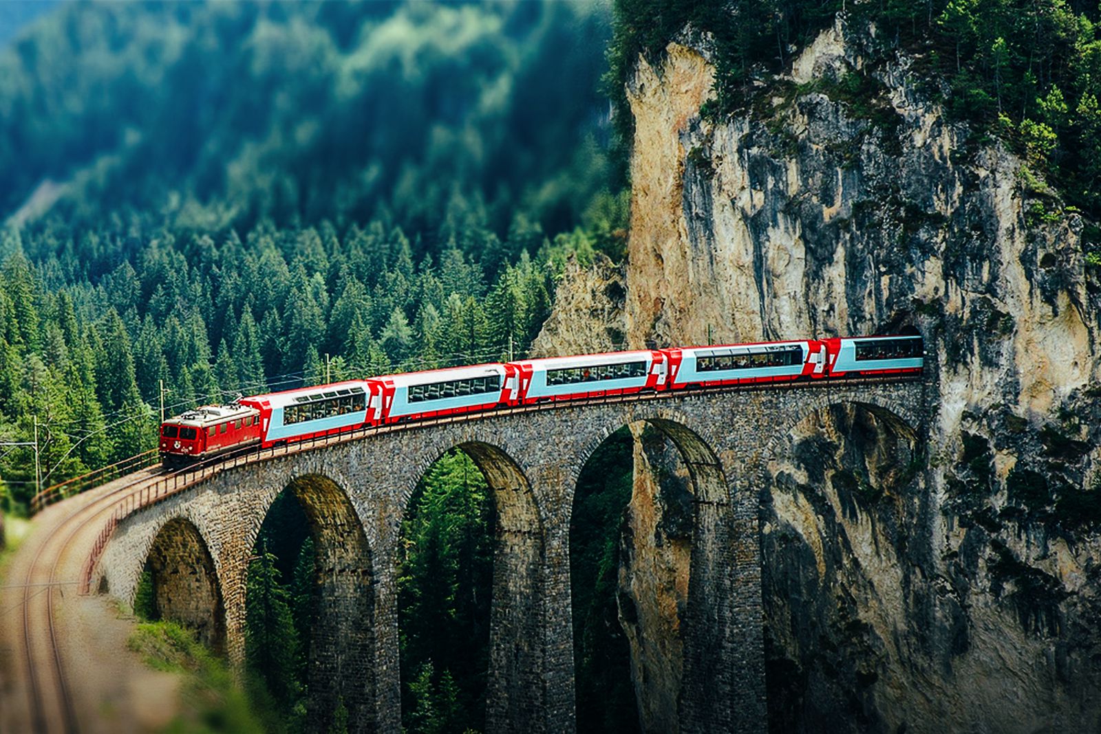 beautiful train journeys of the world