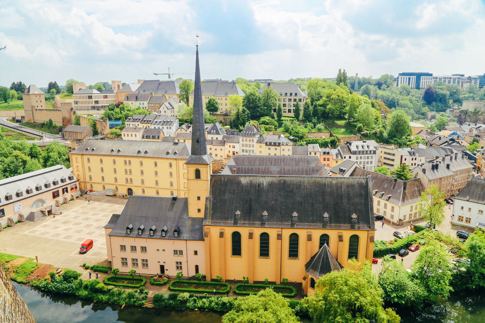 travel to luxembourg from netherlands