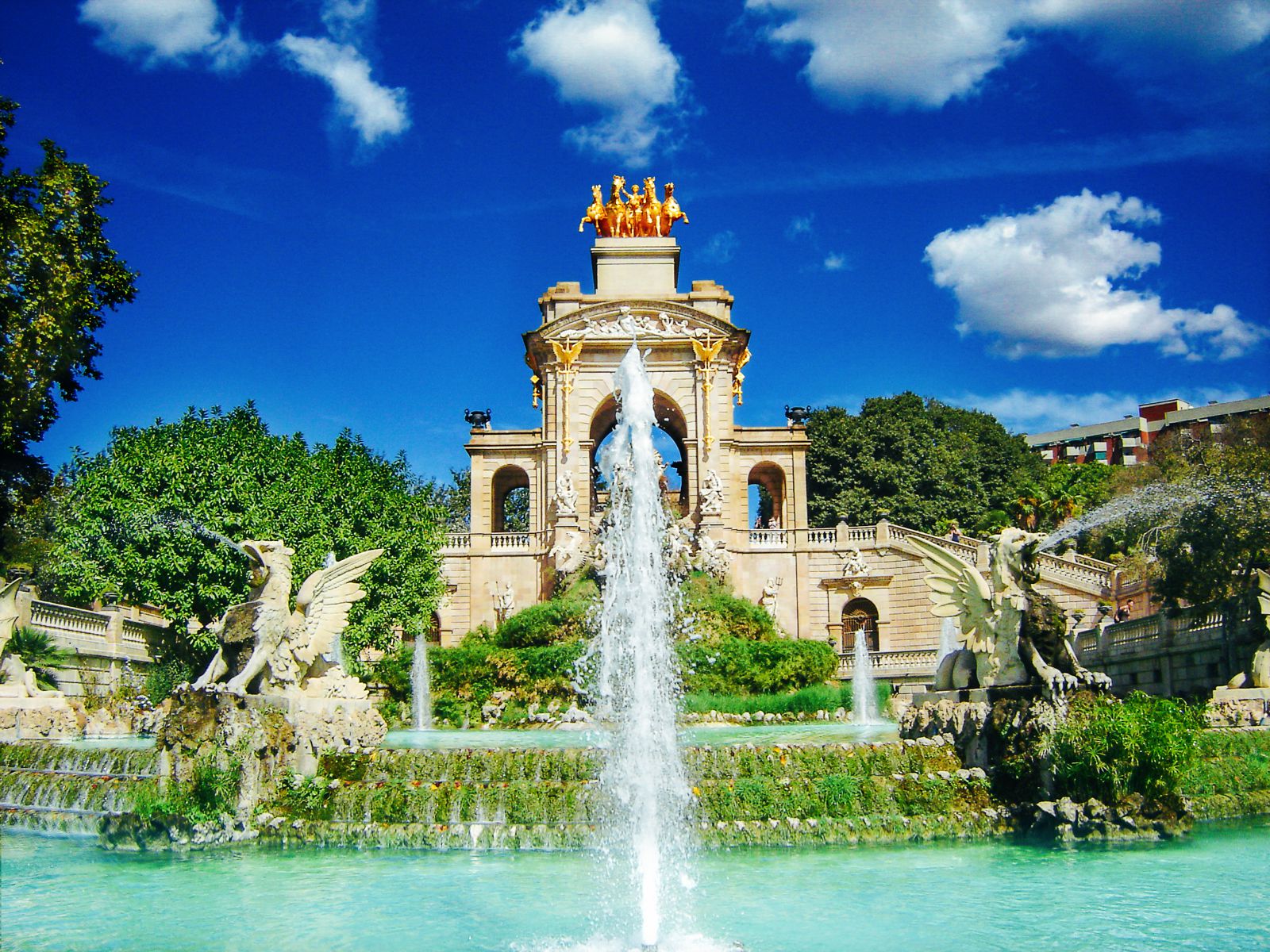 10 places to visit barcelona