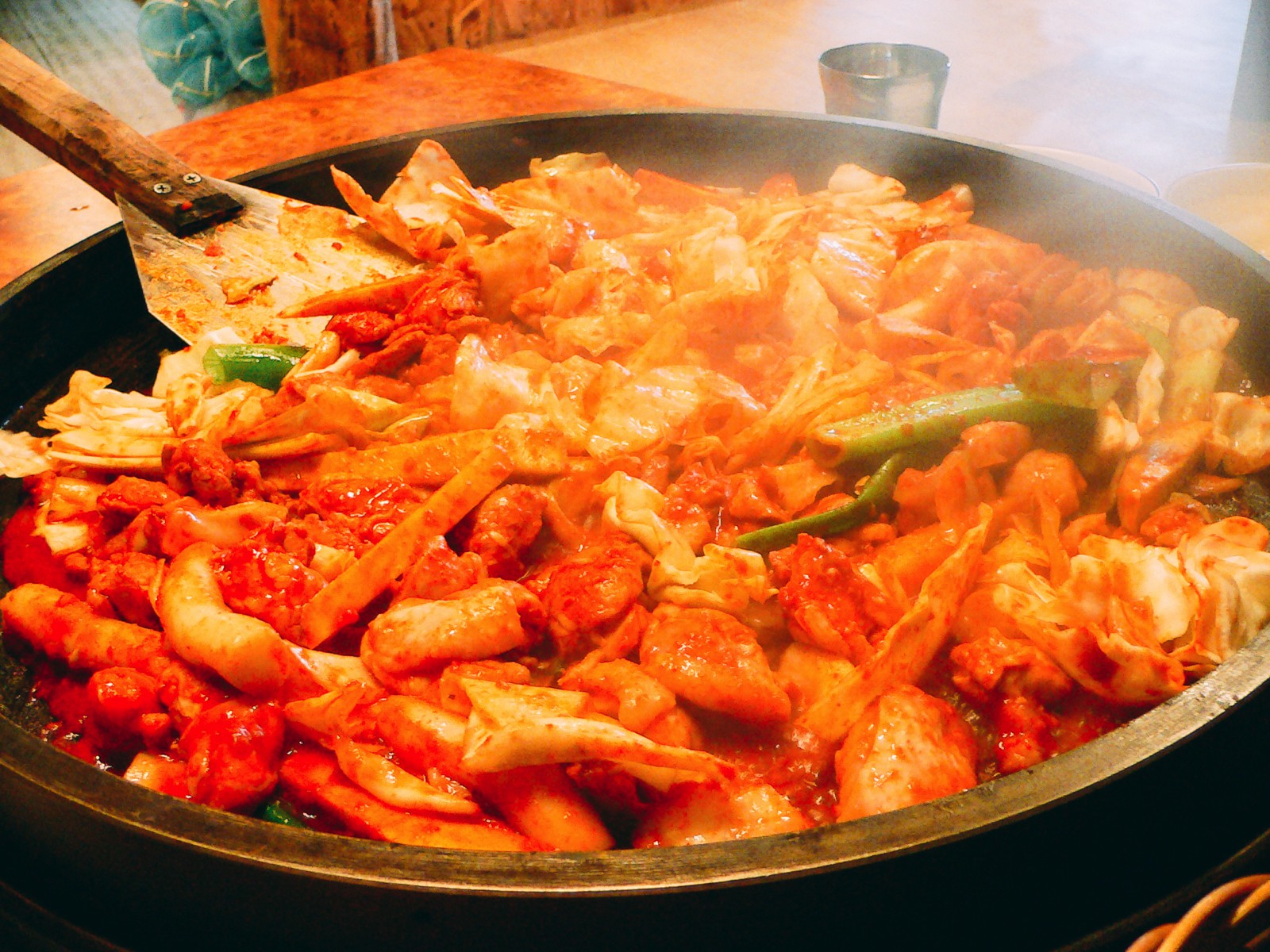 12-delicious-meals-you-have-to-eat-in-seoul-south-korea-hand