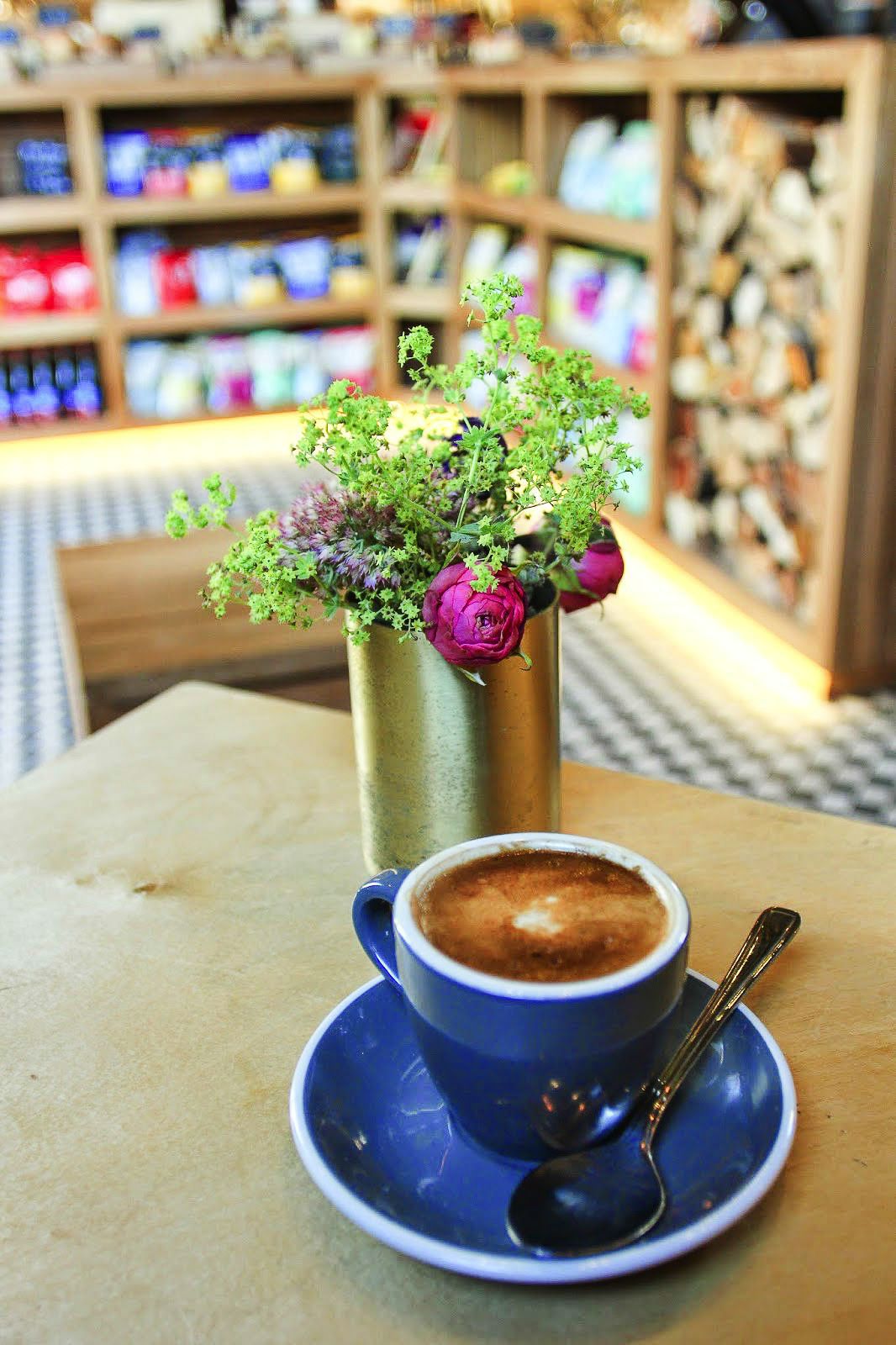 12 Unique And Independent Coffee Shops You Must Try In London Hand