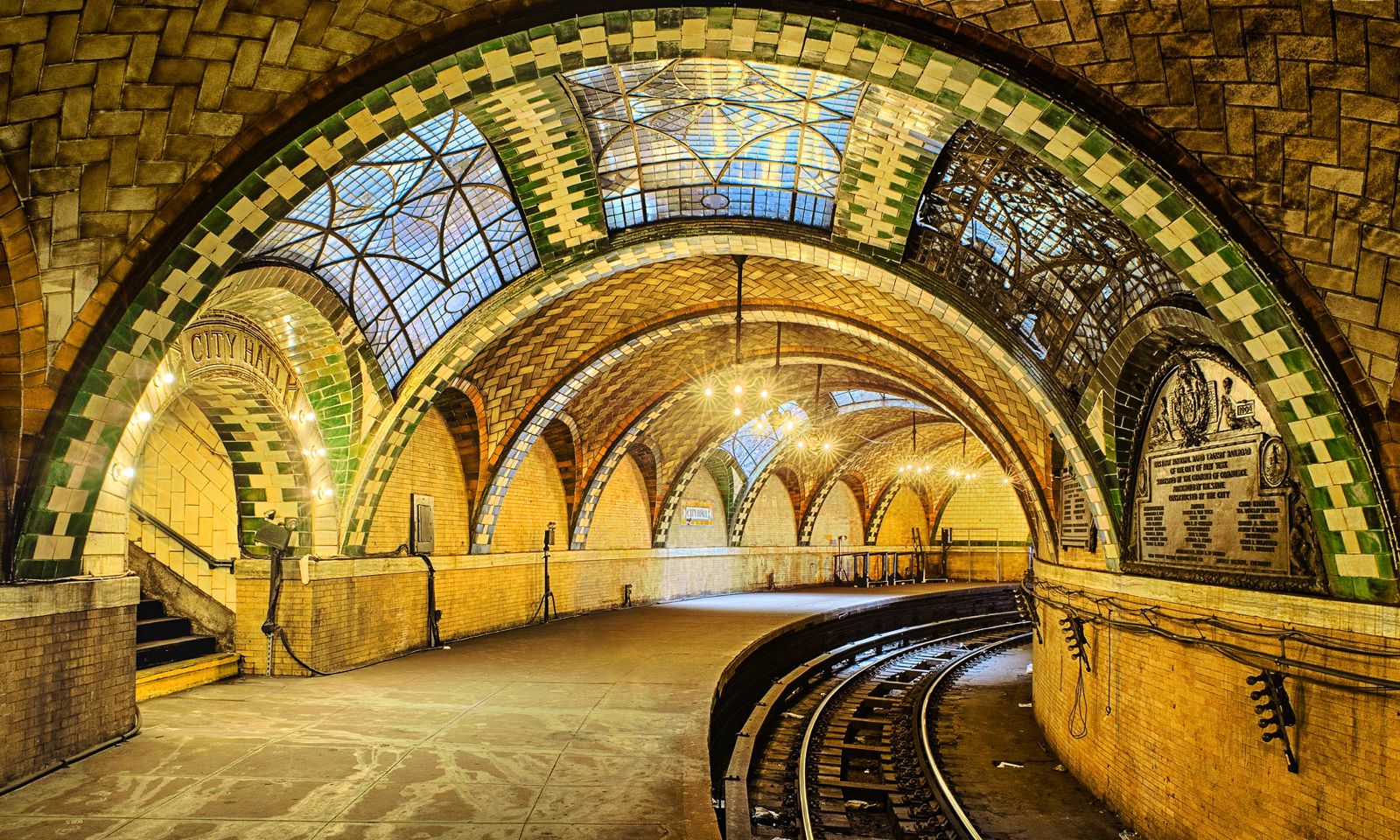 9 Incredible Secret Spots You Have To Visit In New York City Hand 