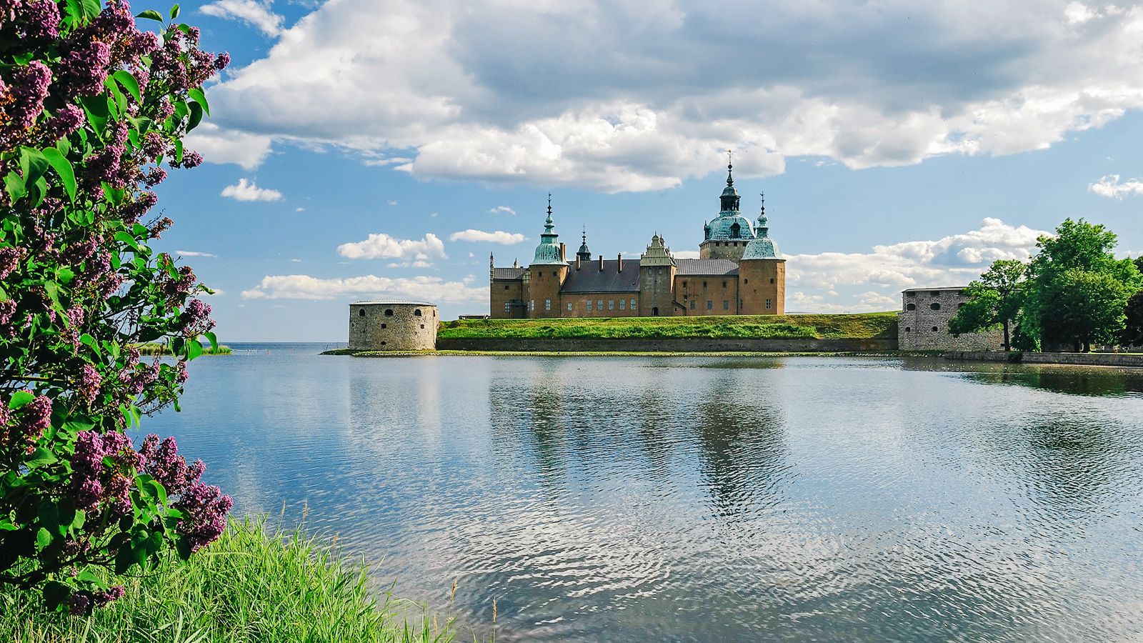 8 Beautiful Towns And Villages To Visit in Sweden - Hand Luggage Only