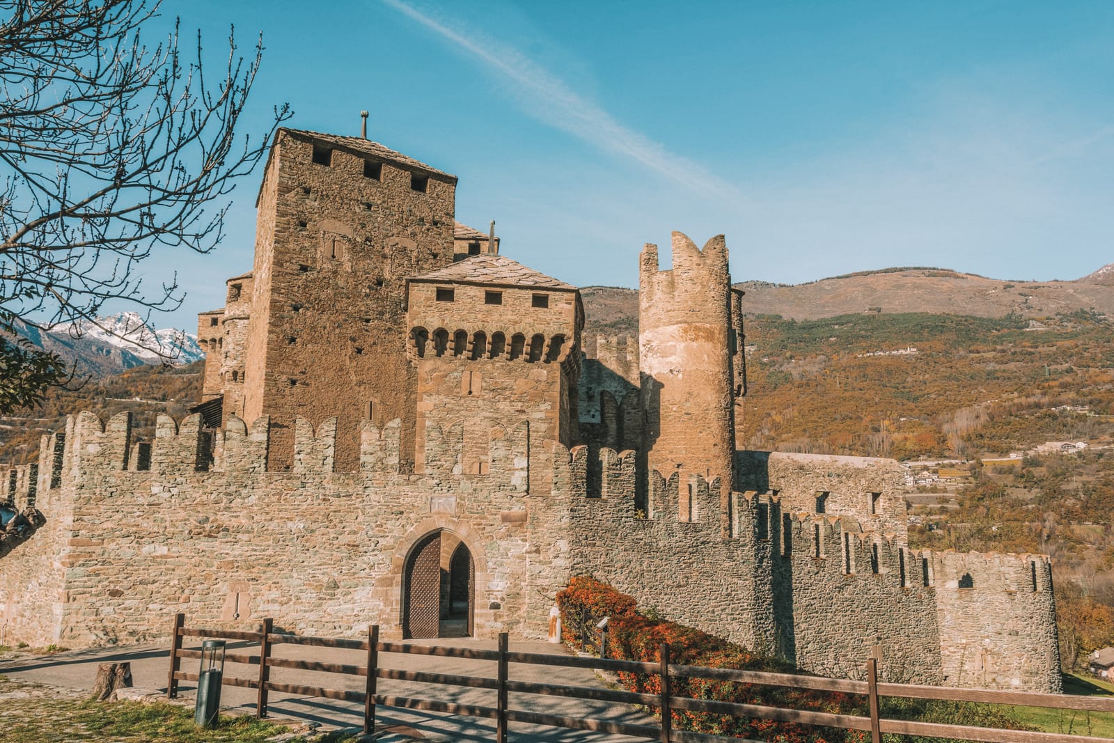 10 Very Best Castles In Italy To Visit - Hand Luggage Only - Travel ...