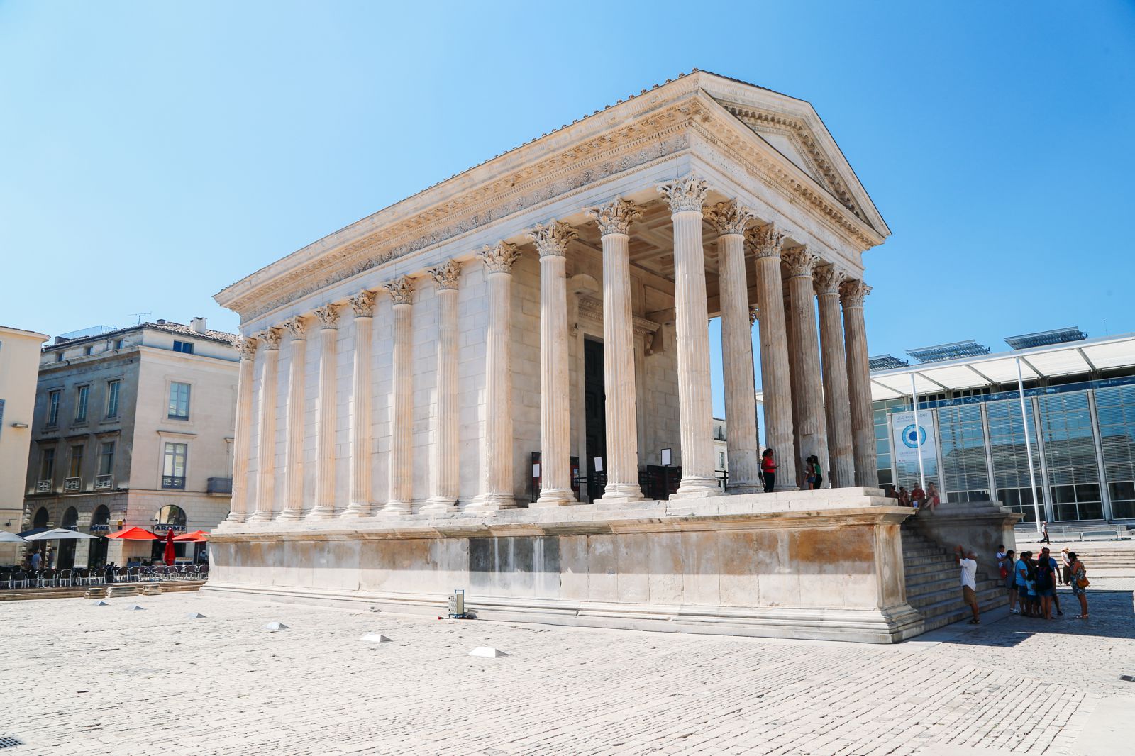 Nimes - The Most Beautiful City In France You Haven't Heard Of! - Hand