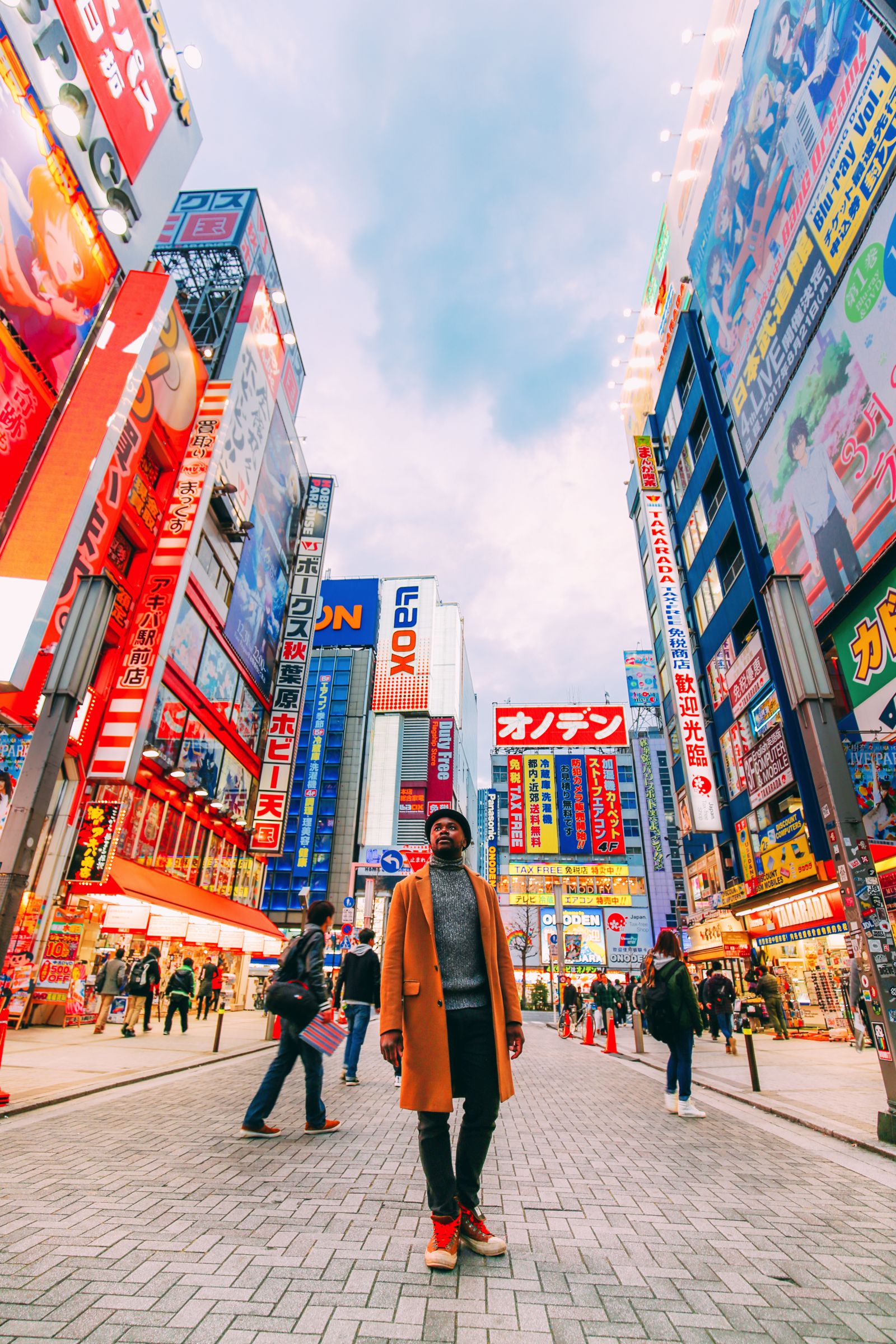 Video Exploring Akihabara In Tokyo The Electric Town Of Japan Hand 