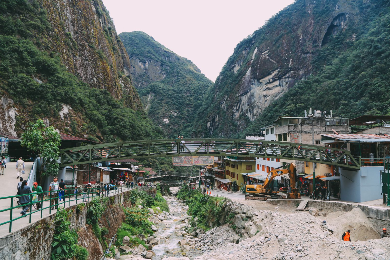 where-to-stay-and-what-to-do-in-aguas-calientes-the-entry-point-to