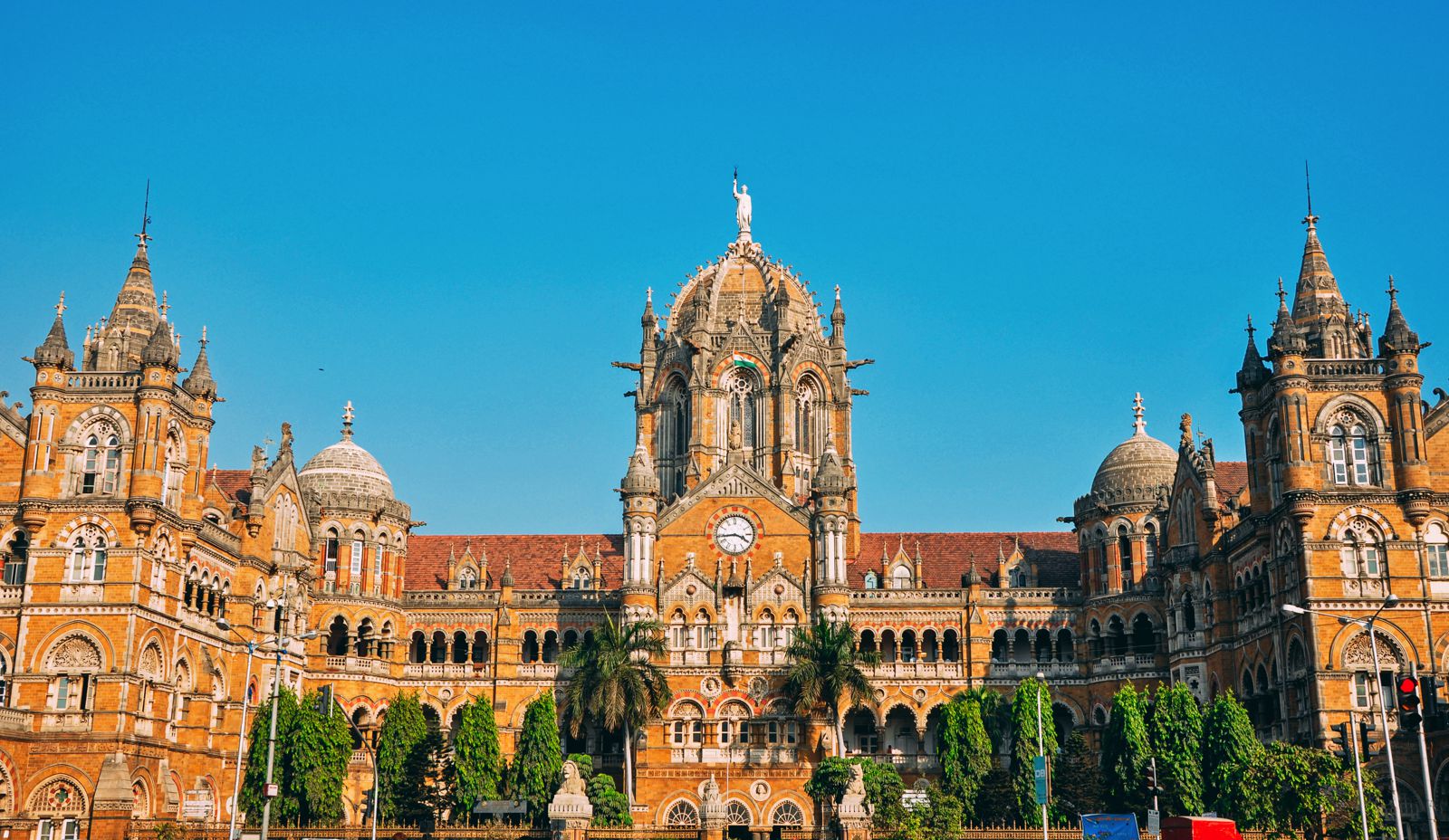 15 Impressive Things To See And Do In Mumbai, India Hand Luggage Only