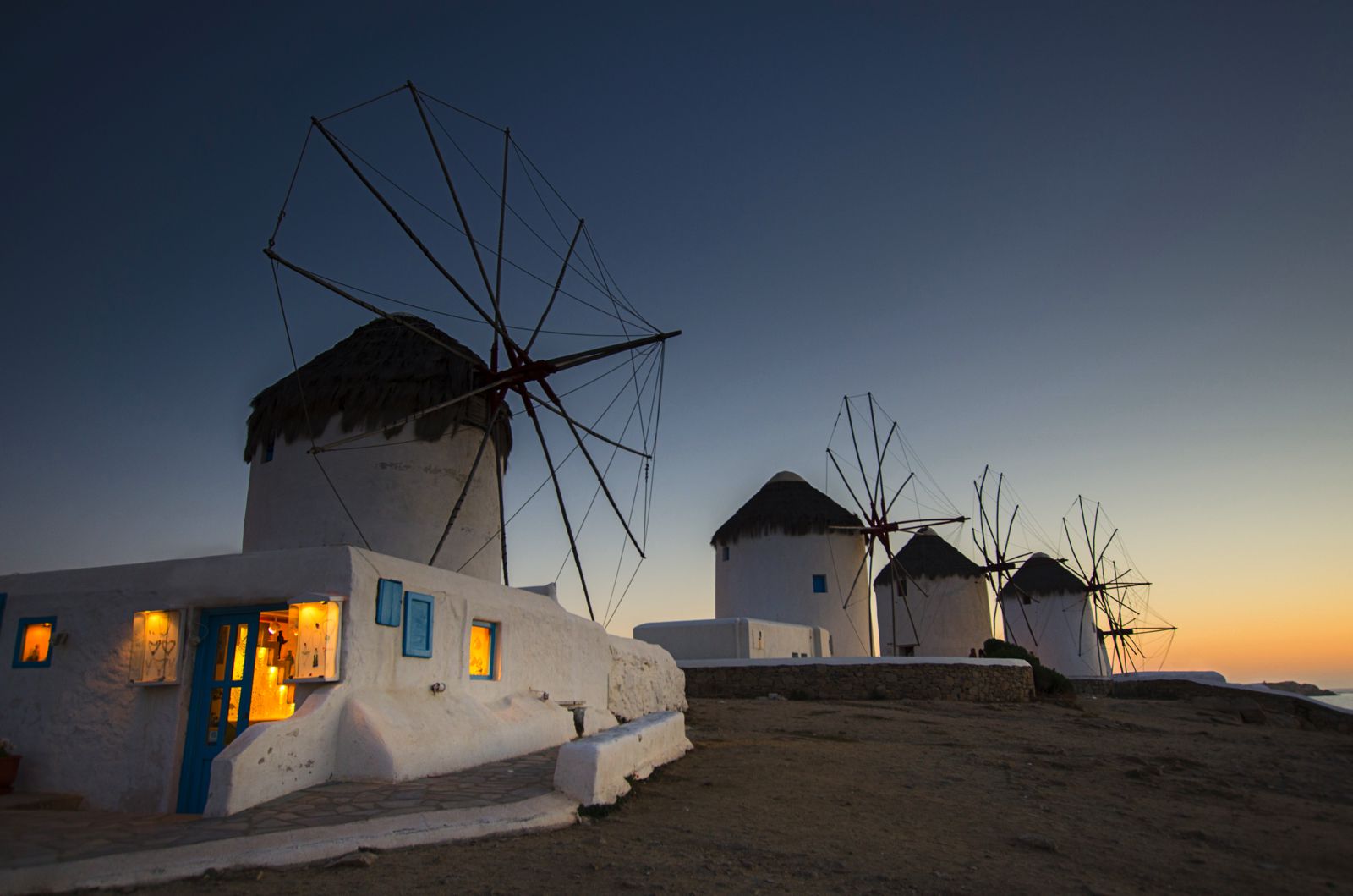 The Complete Guide On Things To See, Do And Eat In Mykonos, Greece (4)