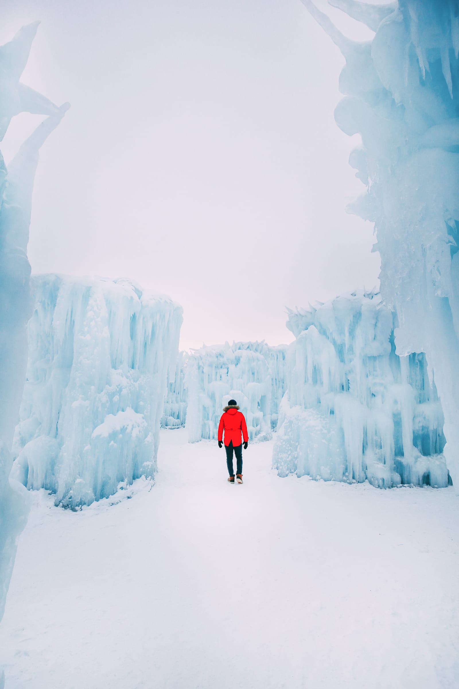 How To See The Most Beautiful Ice Castle In Alberta, Canada - Hand ...