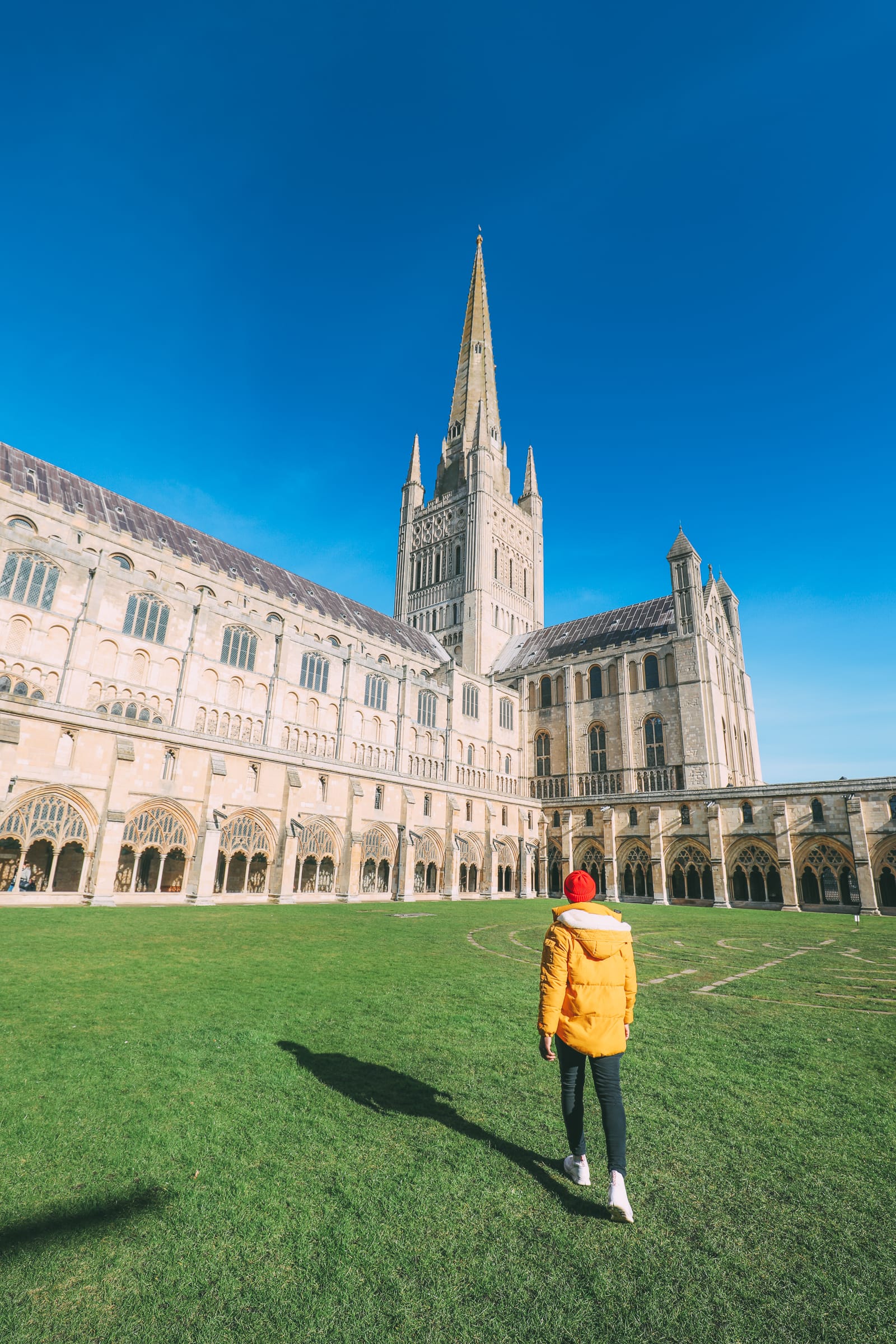 10-iconic-gothic-buildings-to-see-in-the-uk-hand-luggage-only