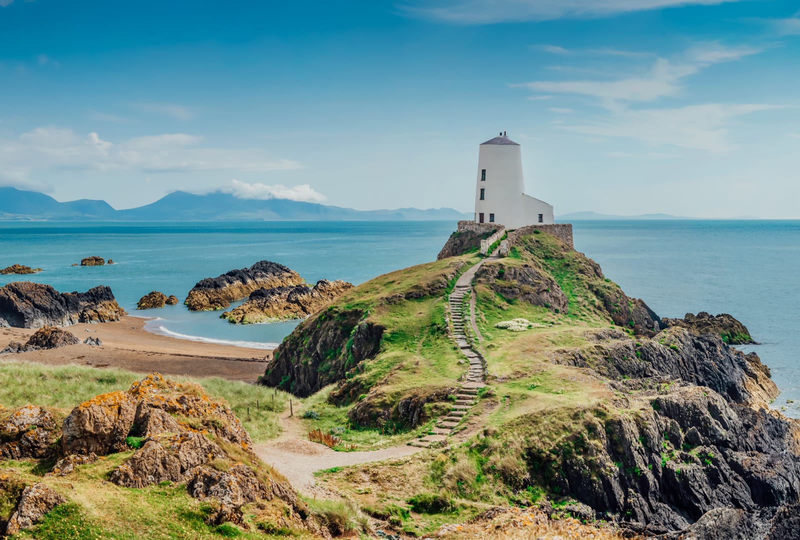 16 Places To Enjoy The Best Seaside Holidays In The Uk Hand