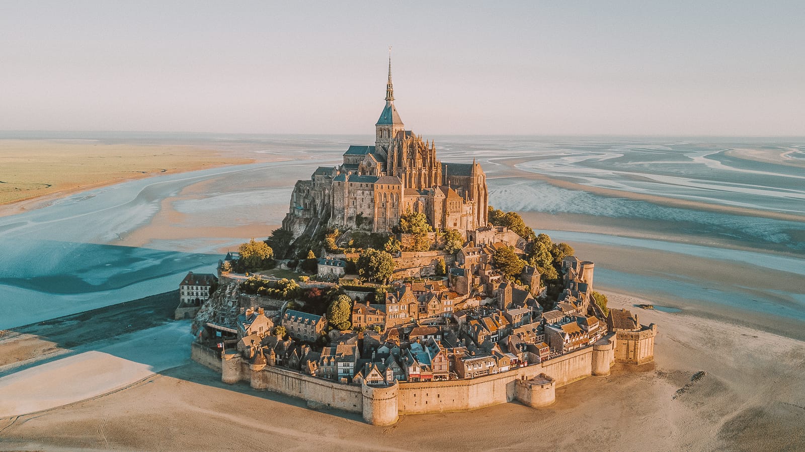 Le-Mont-Saint-Michel is so amazing and breathtaking. : r/travel