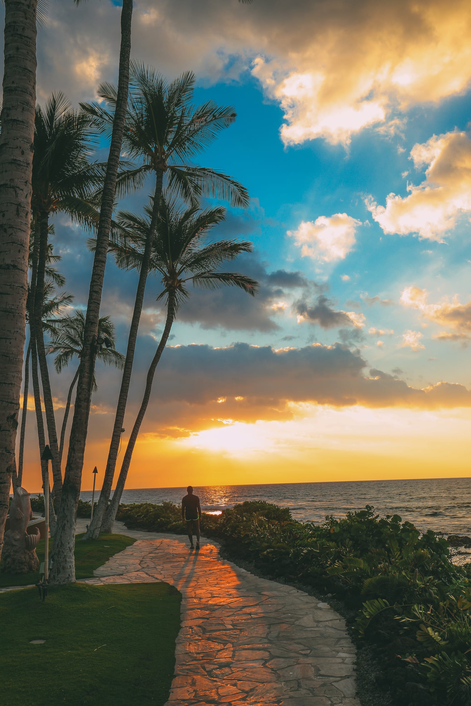 An Amazing View From Maui To The Big Island of Hawaii Hand Luggage