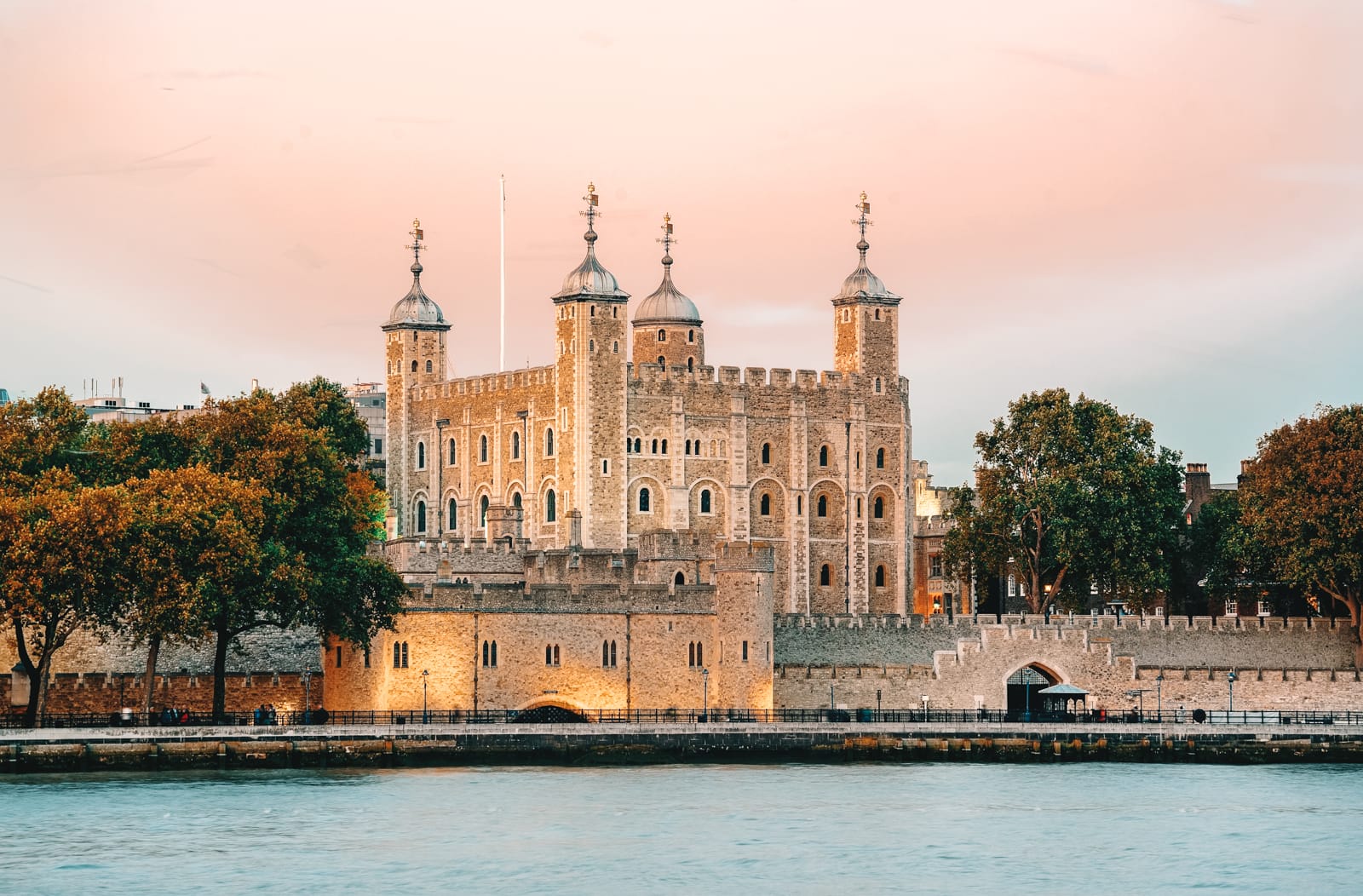 10 Beautiful Palaces In London You Have To Visit | Hand Luggage Only