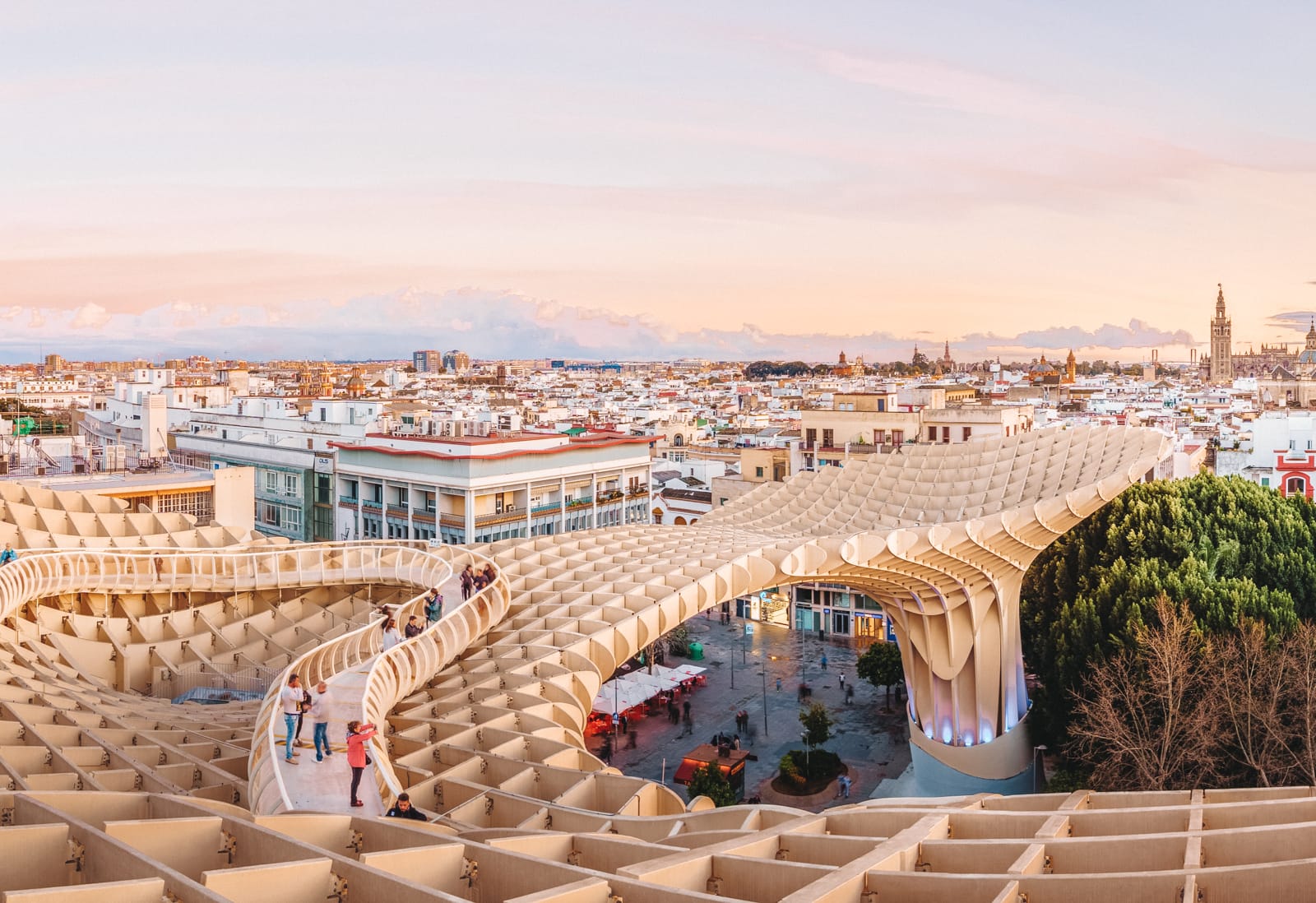 placa-espanya-spain-with-its-iconic-fountain-placa-d-espanya-is-one