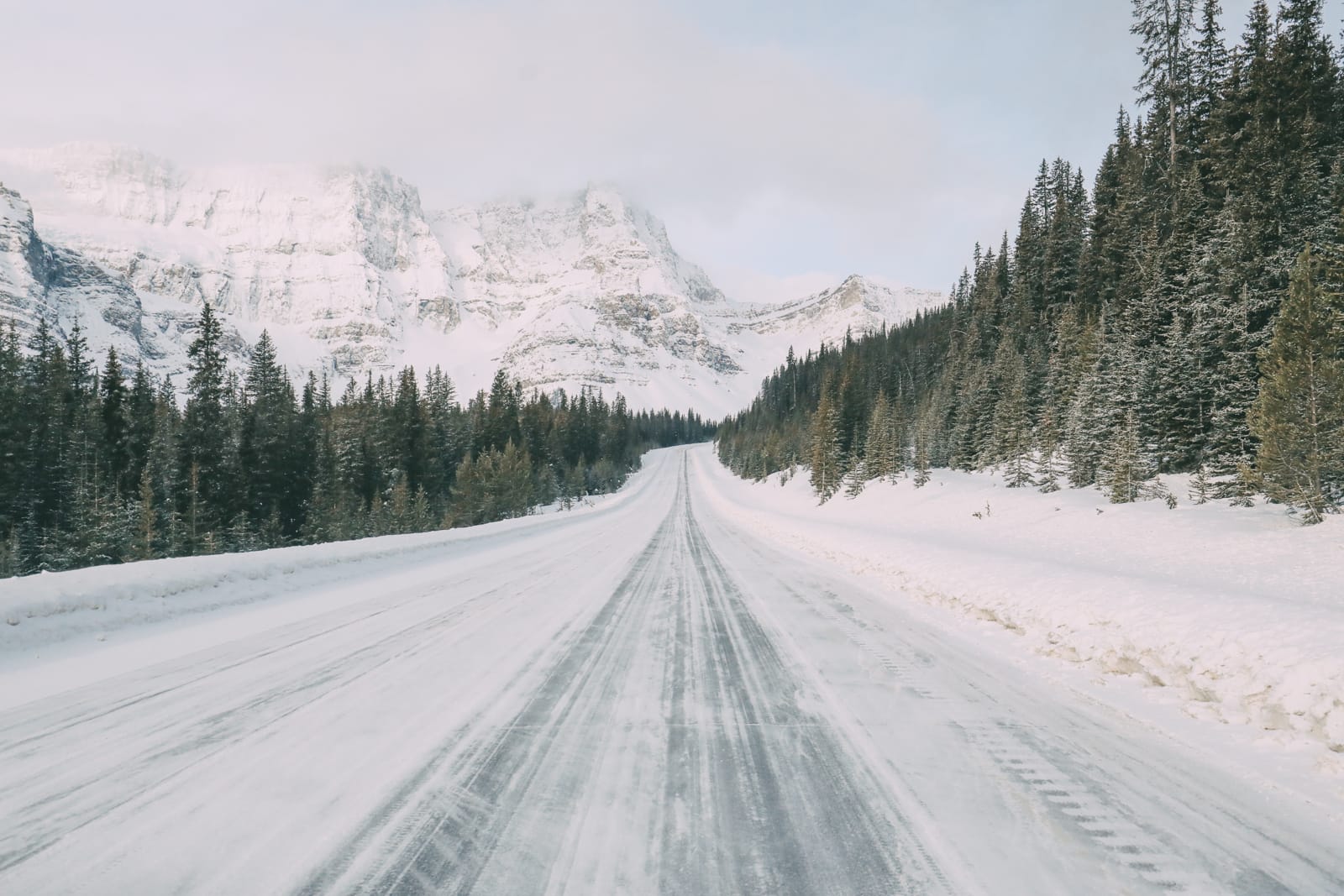 Driving Canada's Epic Icefields Parkway And Finding The Frozen Bubbles Of Abraham Lake (4)