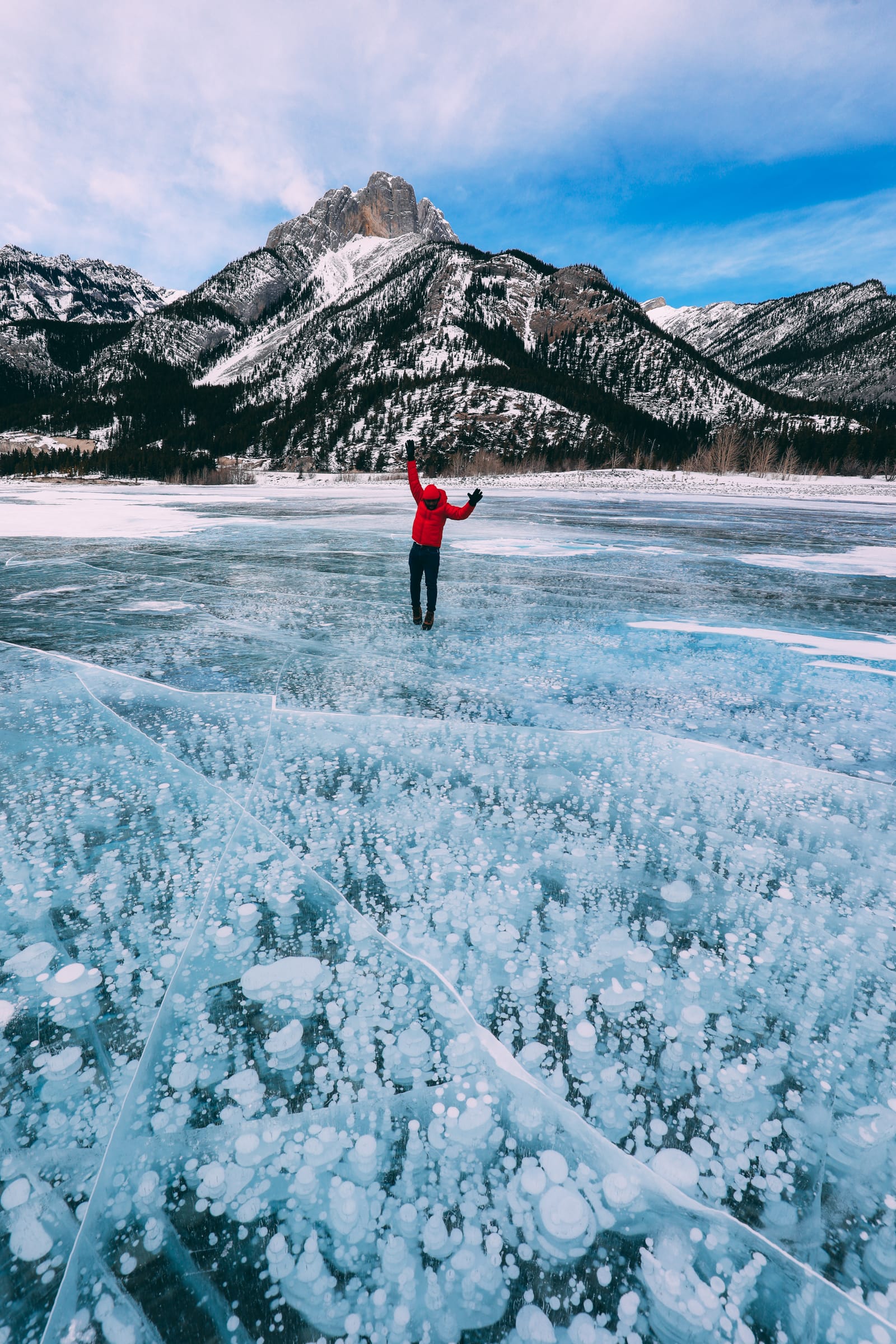 Driving Canada's Epic Icefields Parkway And Finding The Frozen Bubbles Of Abraham Lake (41)