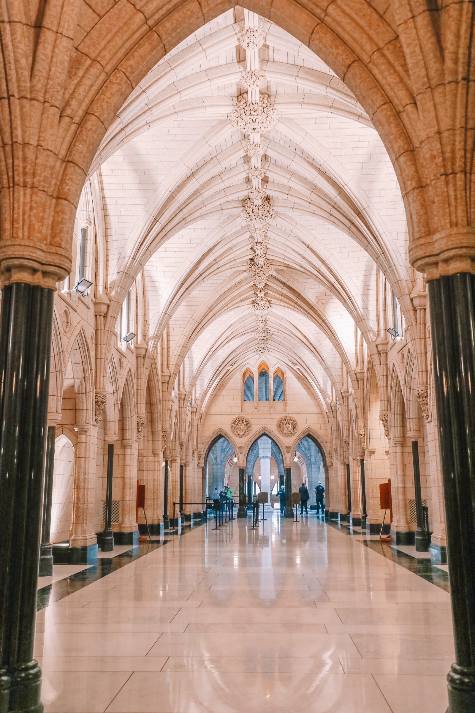 Visiting The Parliament Of Canada (21)