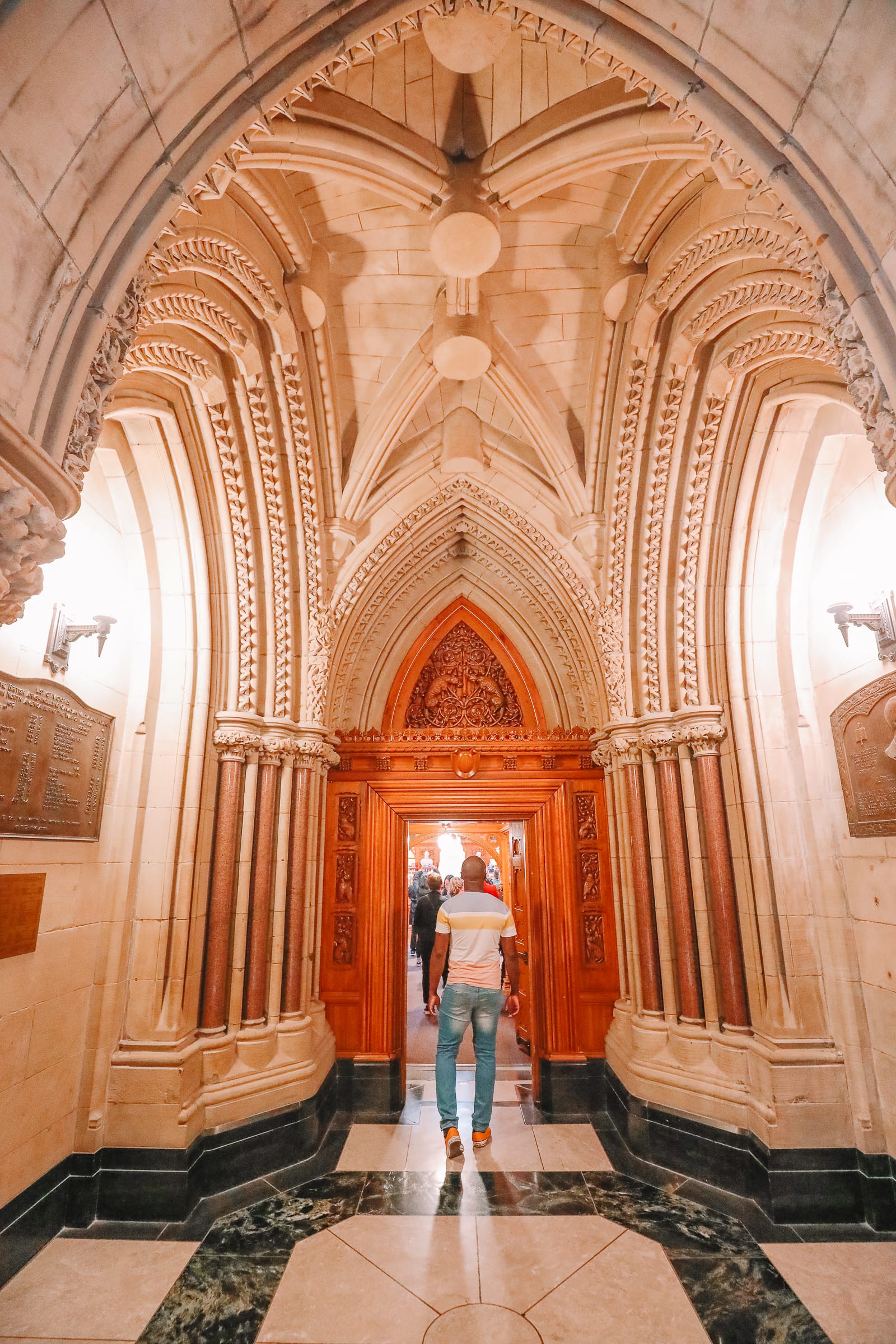 Visiting The Parliament Of Canada (22)