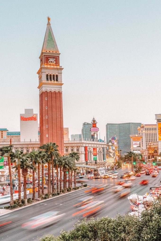 Your Essential Guide To Visiting Las Vegas - Hand Luggage Only - Travel ...