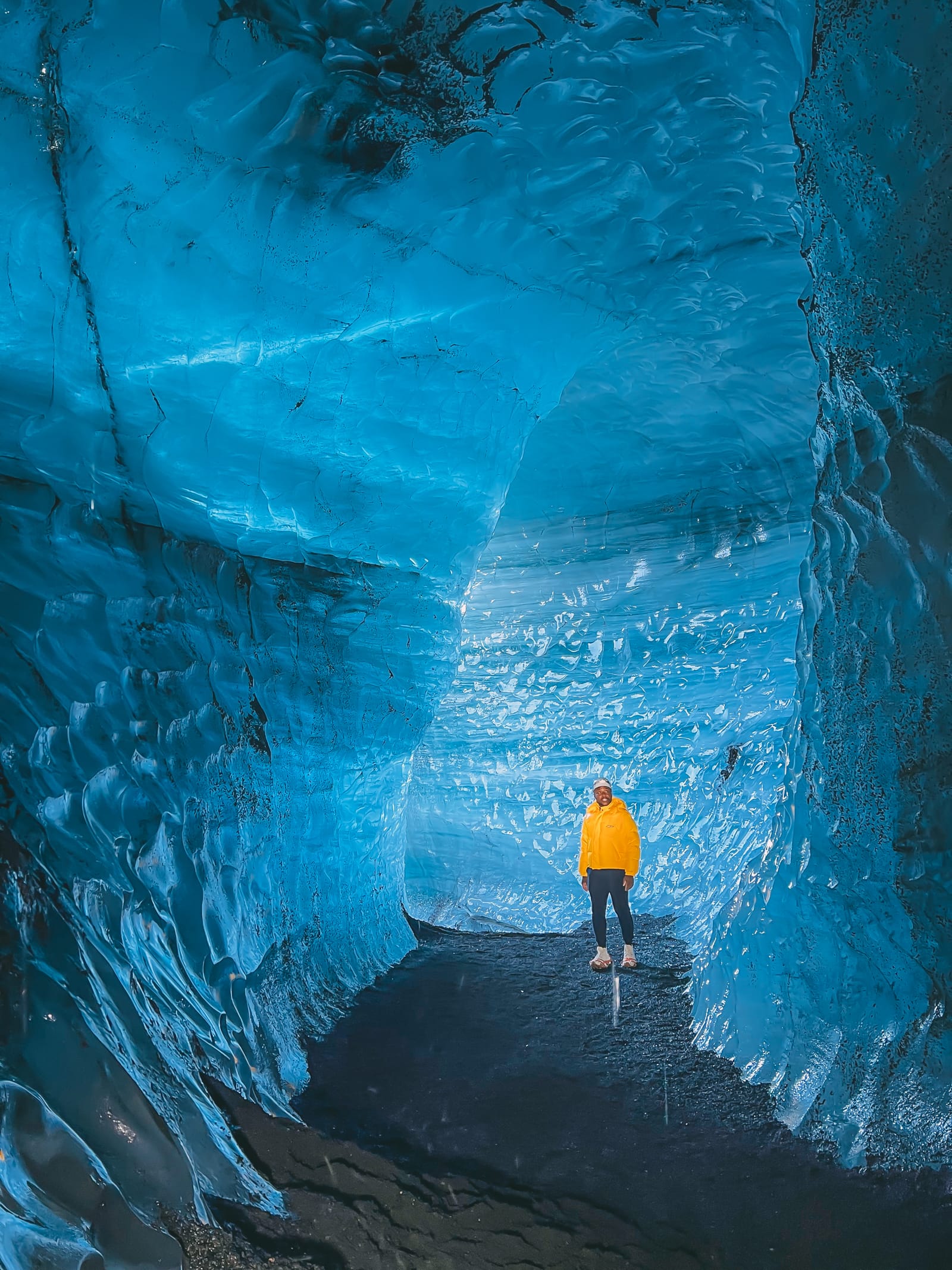 How To Book The Best Ice Cave Tour In Iceland – Hand Luggage Only