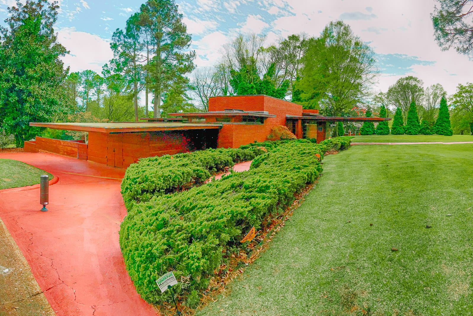 Best places in Alabama to visit Frank Lloyd Wright Rosenbaum House Florence